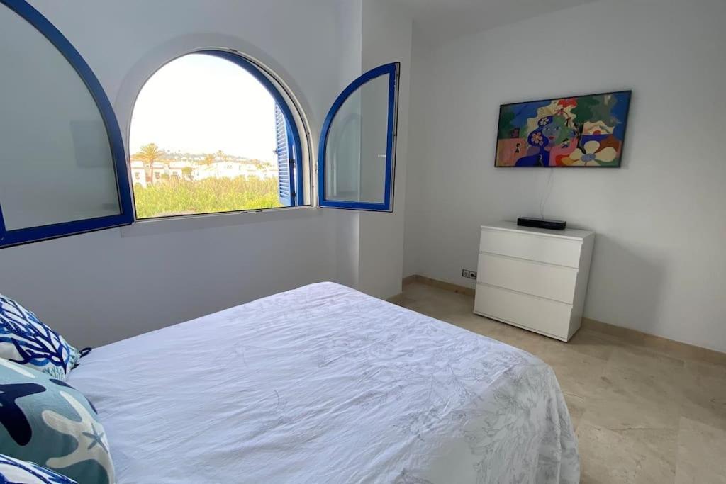 Primera Linea 3 Habitaciones Manilva Сан-Луис-де-Сабинильяс Экстерьер фото